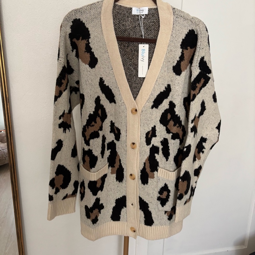 New Women's leopard print Beige and Black Cardigan
